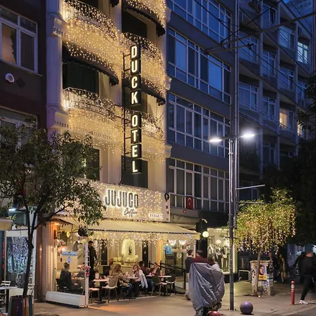 Duck Hotel 3*